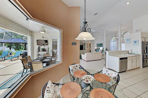Waterfront Home With Screened Lanai, Pool & Kayaks Home