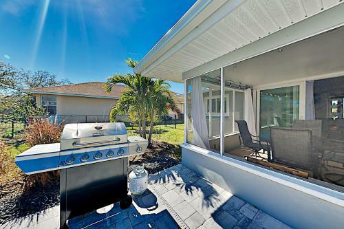 Coral Sunrise - Canal Home With Private Pool Home