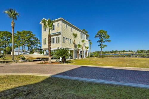 Riverfront Carrabelle Home With Patio And Private Dock