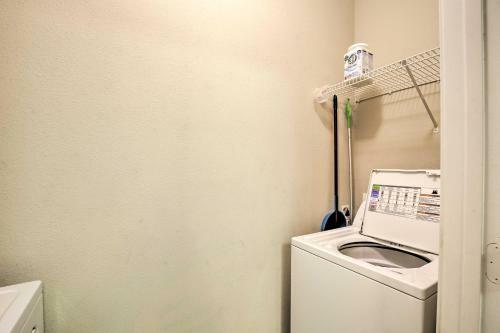 Apartamento Updated And Modern Condo - 4 Mi To Clearwater Beach!