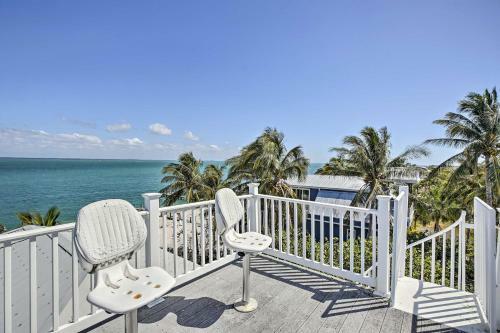 Oceanfront Island Escape With Golf Cart And Decks