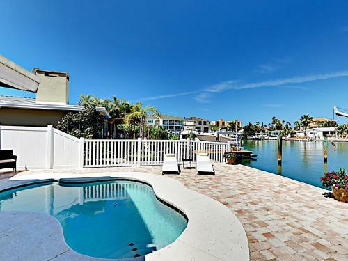 Canal-front Living Home Home