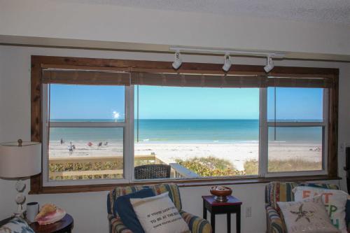 Apartamento Oceanfront Belleair Beach Condo With Gulf Views!
