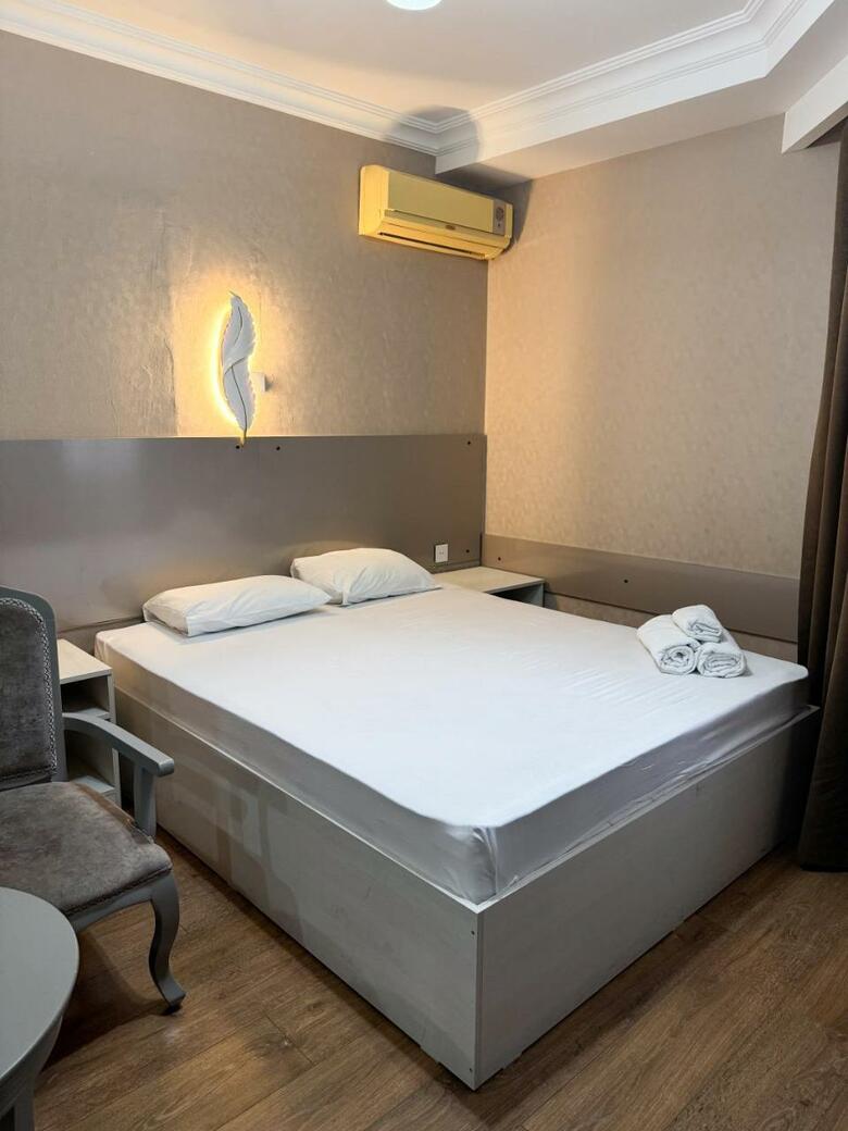Consul Hotel
