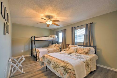 Indian Shores Townhome With Pool Access And Kayaks
