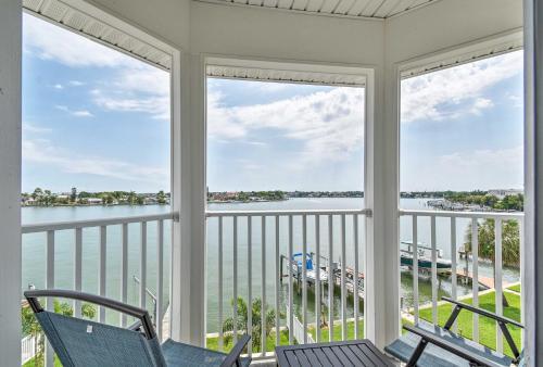 Indian Rocks Home With Game Room, Walk To Beach!