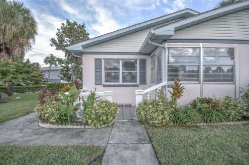 Seas The Day - Monthly Beach Rental Home