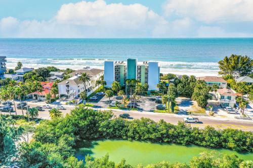 Pelican's Cove 402