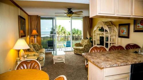Cocoa Beach Ocean Landing Resort? Ocean Front Apartment