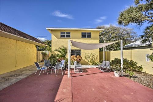 Sunshine State Escape With Bikes, Walk To Beach