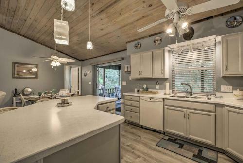 Crystal River Home With Dock, 1 Mile To Boat Launch