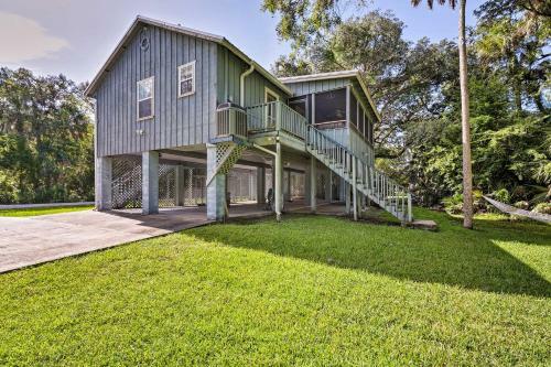 Crystal River Home With Dock, 1 Mile To Boat Launch