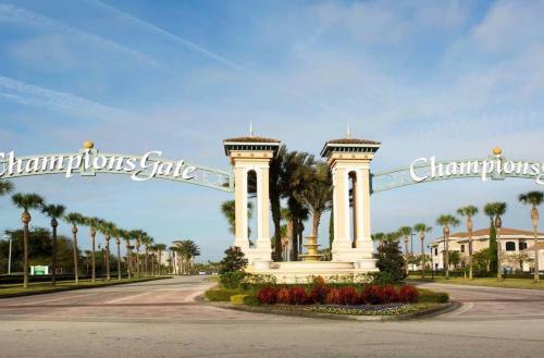 Emerald Oasis Elegant Pool House 8 Miles To Disney
