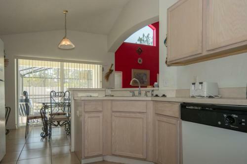 Beautiful 5 Bedroom 3 Bath Villa Located In Westridge, Davenport Fl