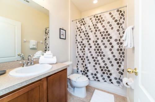 Serenity Retreat Beautiful Home Accommodate 10 Guests