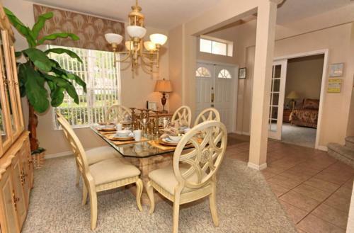 Beautiful Luau Pool Villa Next Disney World
