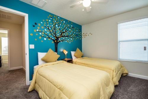 Six-bedroom Champions Villa 6261