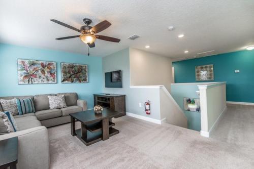 Villa On Rolling Fairway 8541e