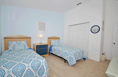Hampton Lakes 215824