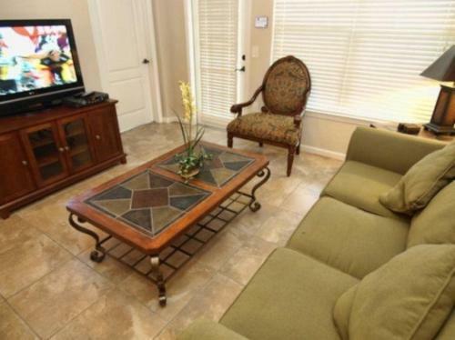 Ground Floor 4 Bedroom 3 Bath Condo Sleeps 10