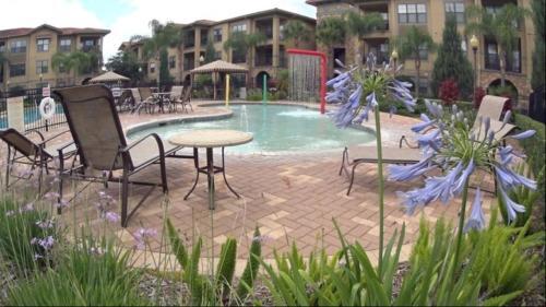 Ground Floor 4 Bedroom 3 Bath Condo Sleeps 10
