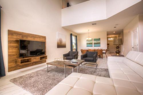 Villa 1612 Moon Valley Drive
