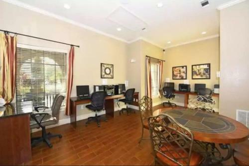 Fantastic 3 Bedroom 3 Bath Condo With Resort Amenities