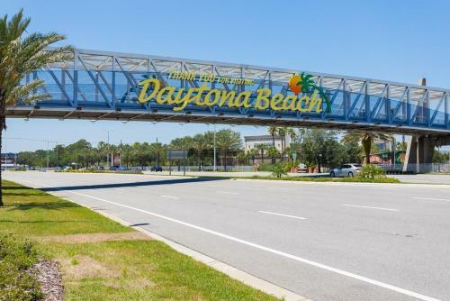 Apartamento Blue Surf 404, 2 Bedrooms, Sleeps 6, Beach Front