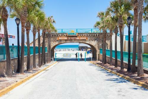 Apartamento Blue Surf 404, 2 Bedrooms, Sleeps 6, Beach Front