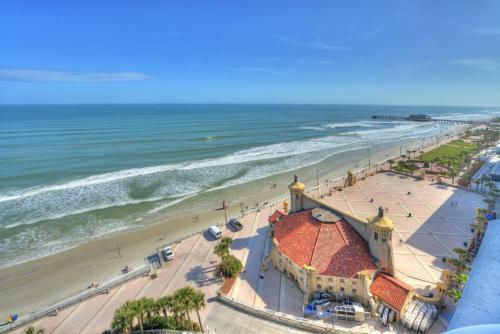 Hotel Wyndhams Ocean Walk Resort