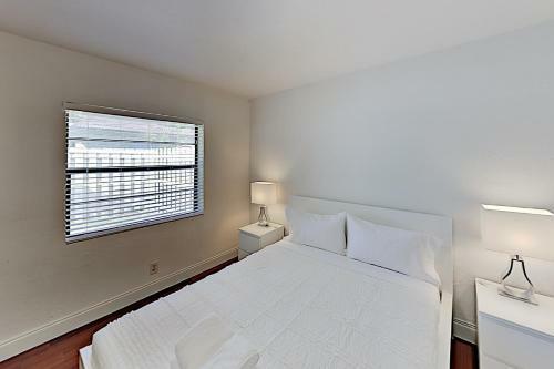 Apartamento Sparkling Getaway - Walk To Deerfield Beach & Eats! Apts