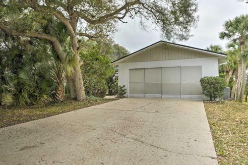 Pet-friendly Home With Yard - 2 Blocks To Beach