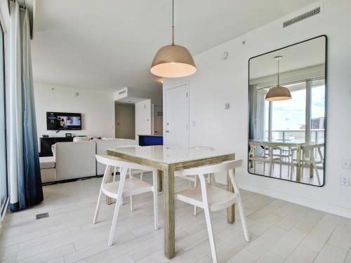 Modern Luxury Beach Hotel Large 2 Bedroom With Views 1809
