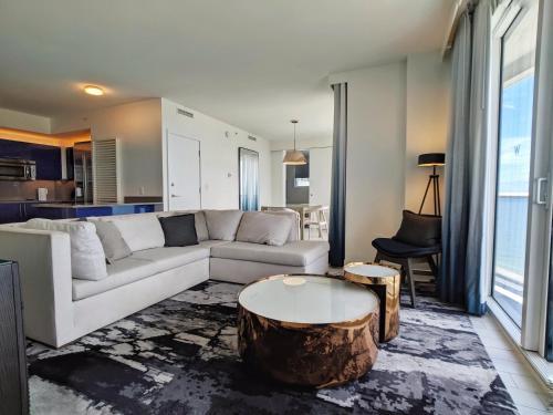 Modern Luxury Beach Hotel Large 2 Bedroom With Views 1809