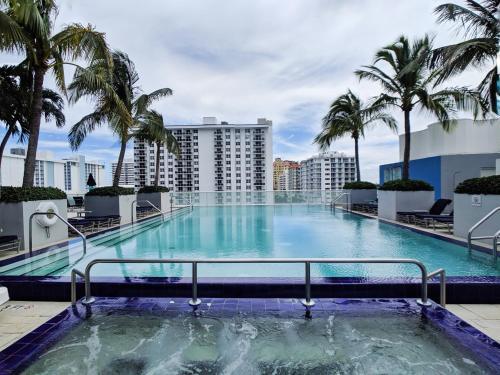 Modern Luxury Beach Hotel Large 2 Bedroom With Views 1809