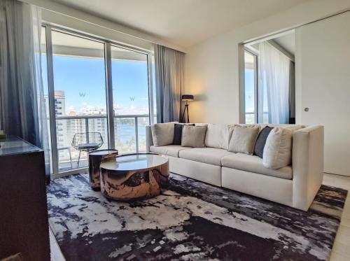 Modern Luxury Beach Hotel 1 Bedroom Corner With Views 901