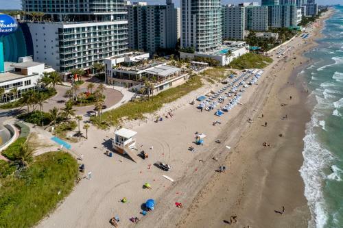 Apartamento Incredible And Spacious Two Bedroom Beach Front!
