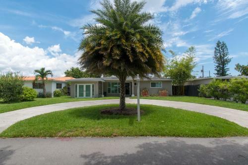 Private Pool 3br All New Modern Furniture
