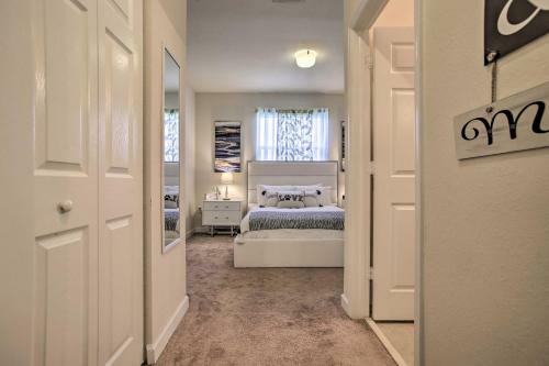 Bright South Florida Getaway Near Parks And Bay