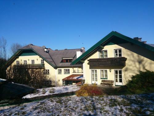 Hostal Gasthaus �berfuhr