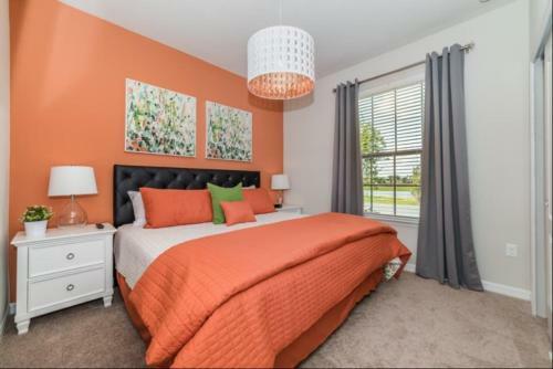 Elegant 8 Bedroom 5.5 Bath Pool Home In Windsor At Westside
