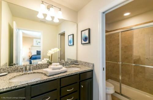 Stay Door Steps From Disney In de Leon Pool Retreat
