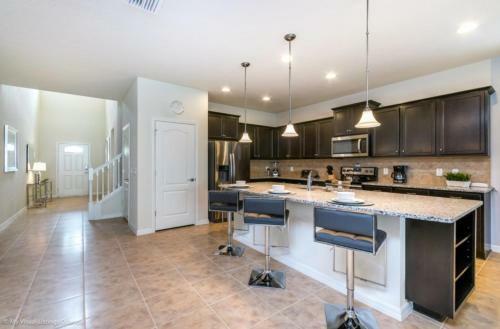 Stay Door Steps From Disney In de Leon Pool Retreat