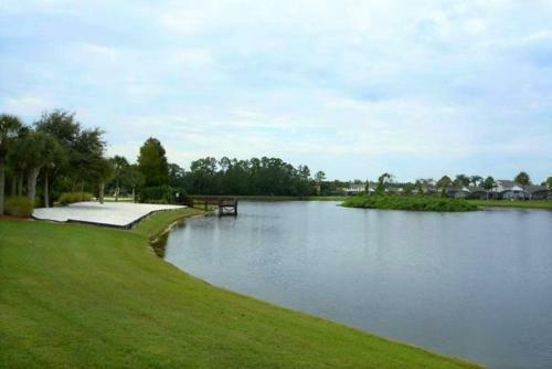 Lake Berkley Resort 4 Bedroom 2 Bath Pool Home