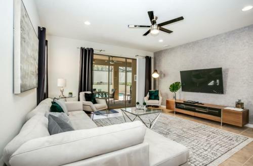 Modern Large Pool Home Next Disney-world Orlando