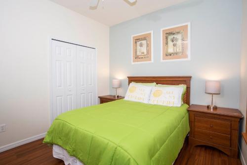 Four Bedroom W/ Pool Close To Disney 8570