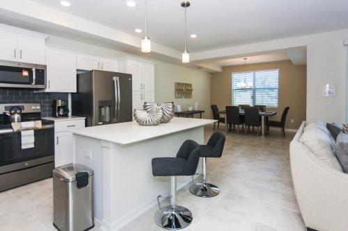 Excellent Apartment At Storey Lake (273064)