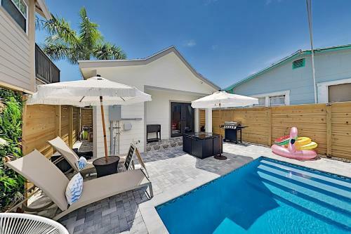 Pineapple Cove - Designer All-suite With Heated Pool Home