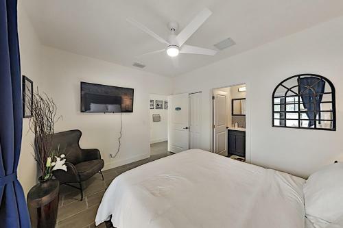 Pineapple Cove - Designer All-suite With Heated Pool Home