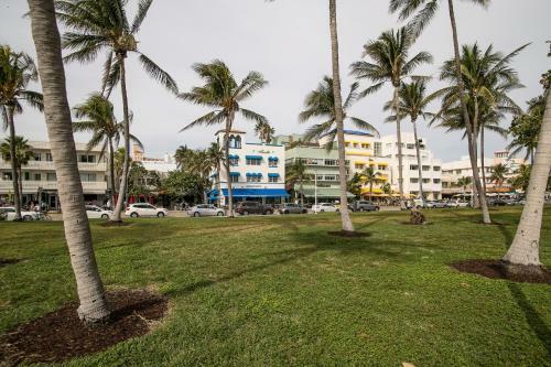 Apartamento 2 Bedroom 2 Bath With Patio On 11th Collins Ave